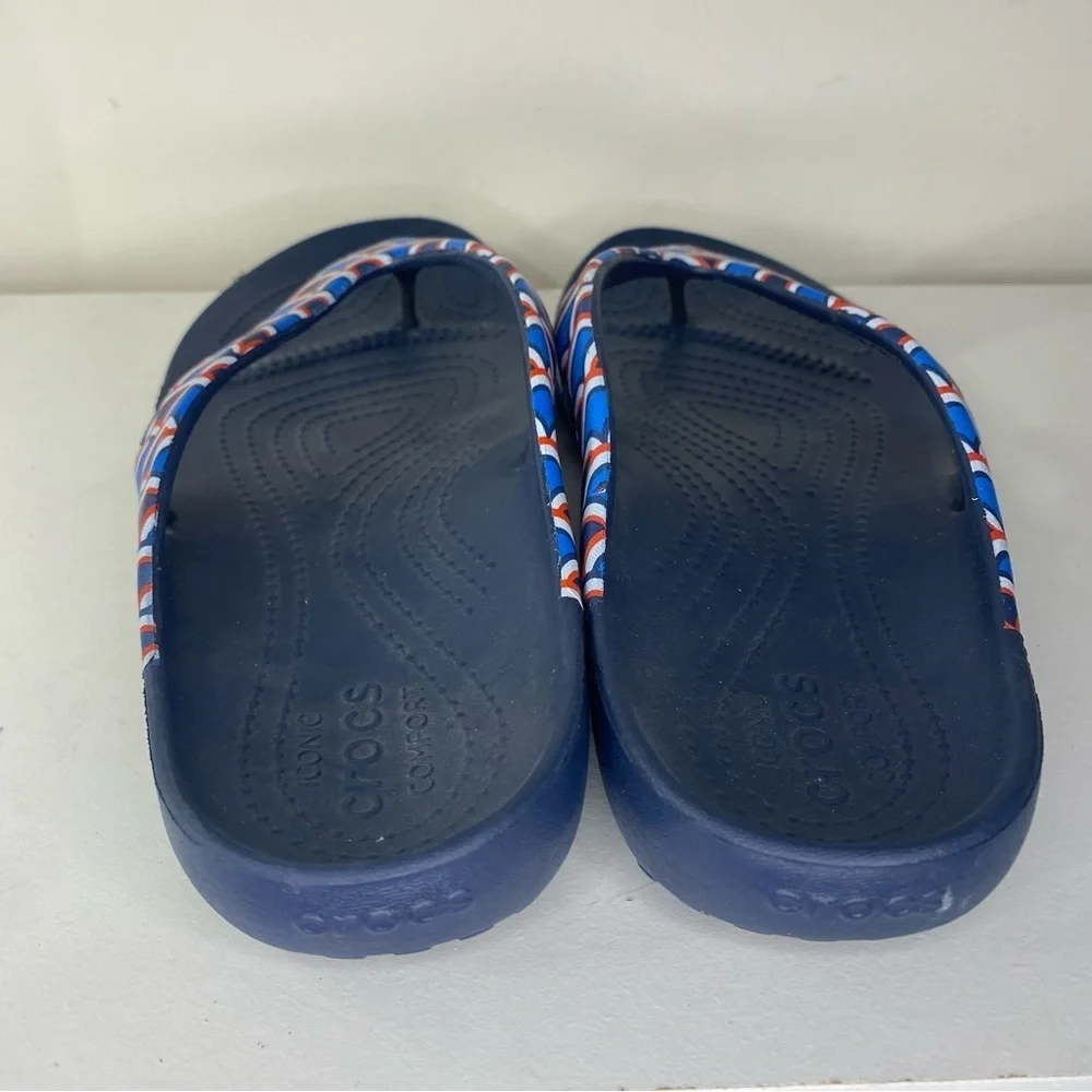 Women’s Crocs Kadee Blue Red Patterned Flip Flops Thongs Sanals Summer Comfort 9